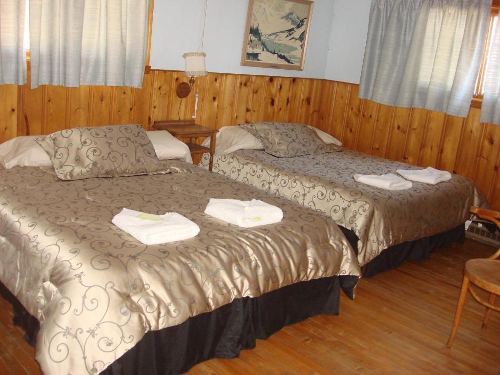 Auberge The Parker'S Lodge Inn Val-David Exteriör bild