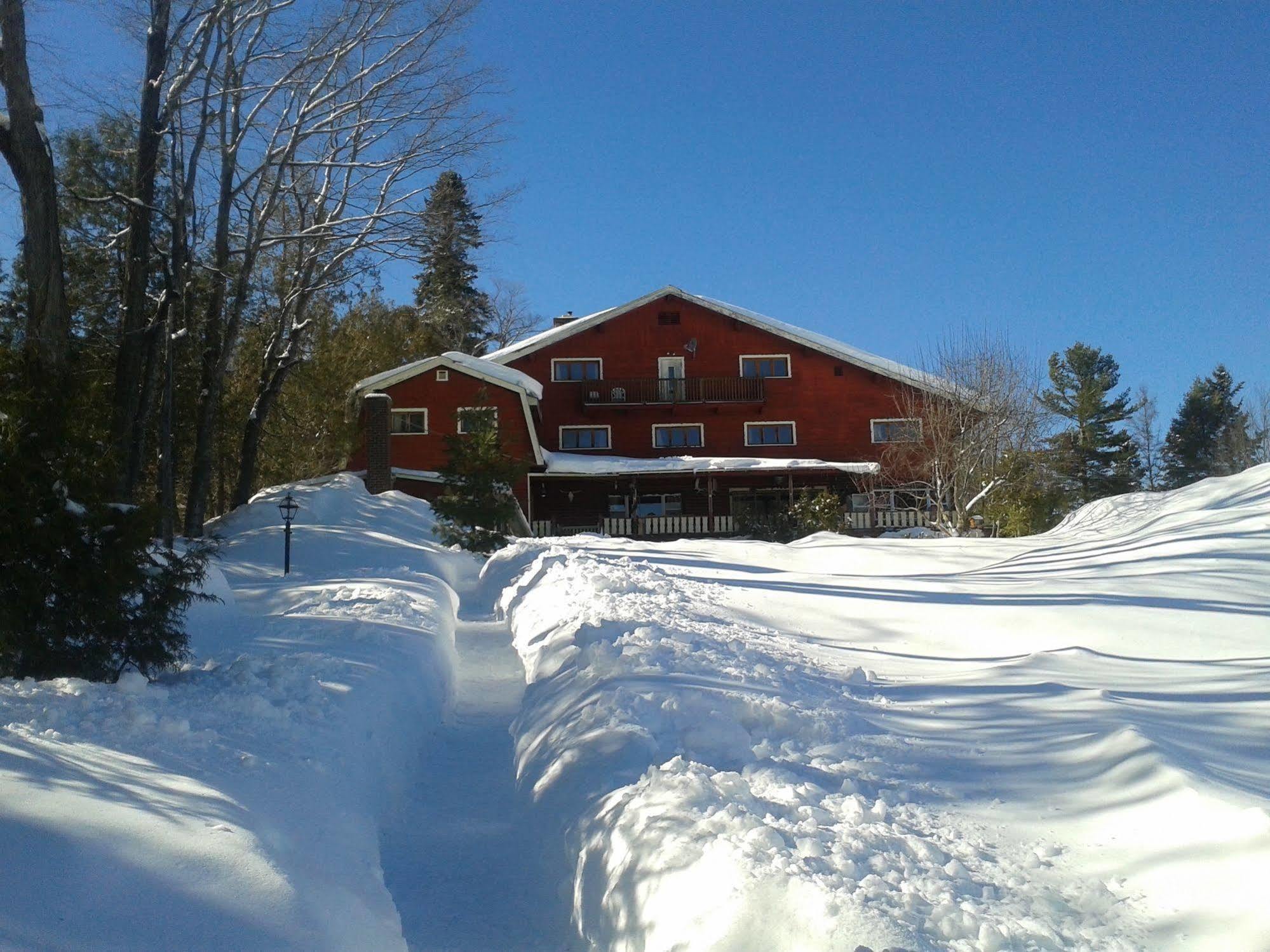 Auberge The Parker'S Lodge Inn Val-David Exteriör bild